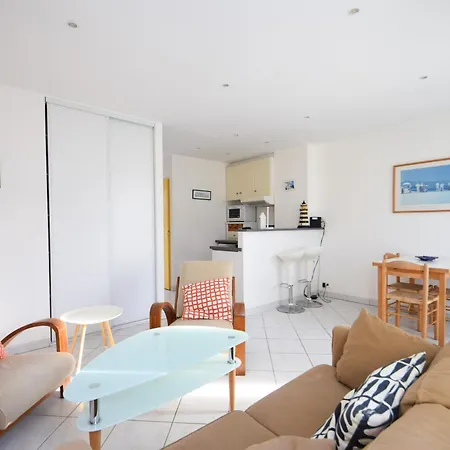 Appt 2 Pieces Confort 3 Pers Au Pied De La Sans Voiture Appartement Dinard